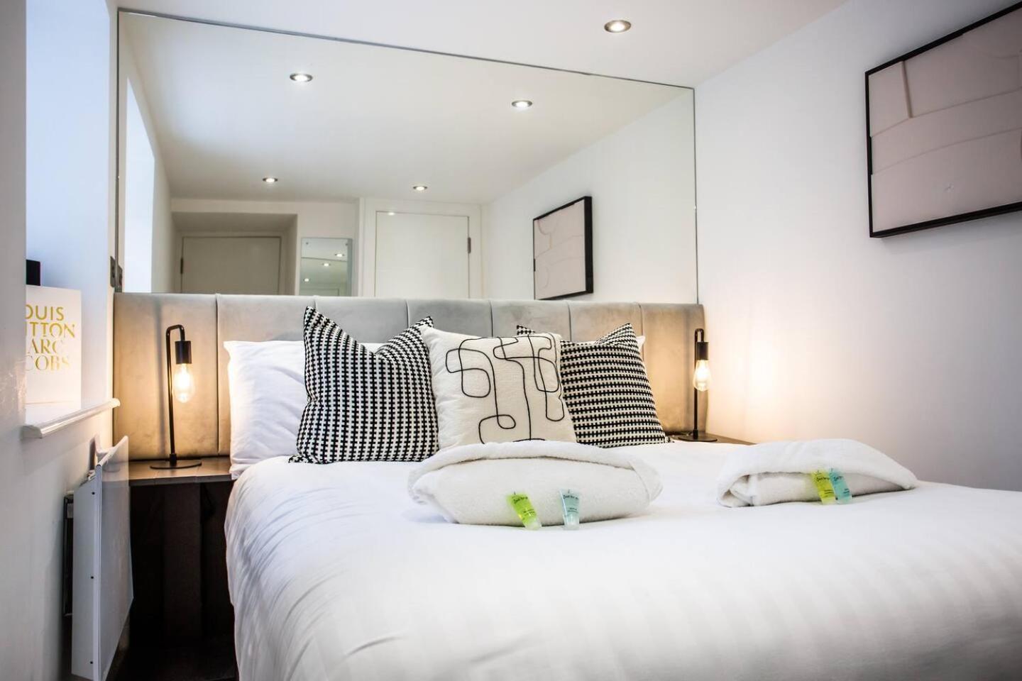 Entire Modern One Bed *roker Sea Front* Apartment