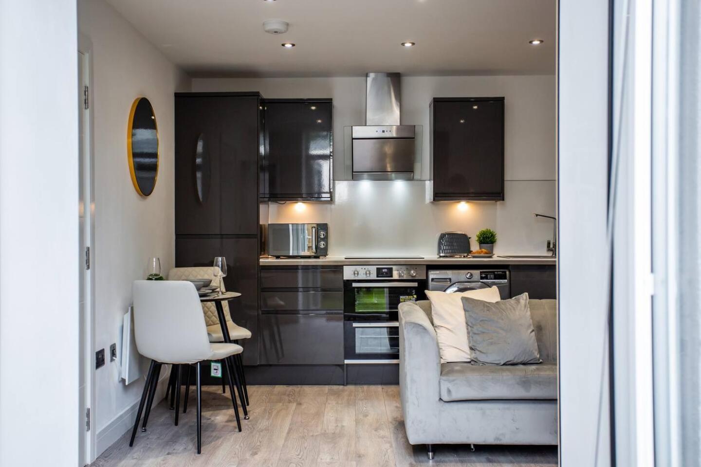 Entire Modern One Bed *roker Sea Front*